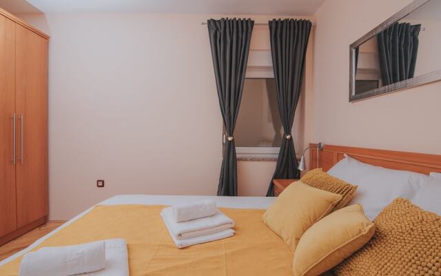 Pool Apartments Tolo