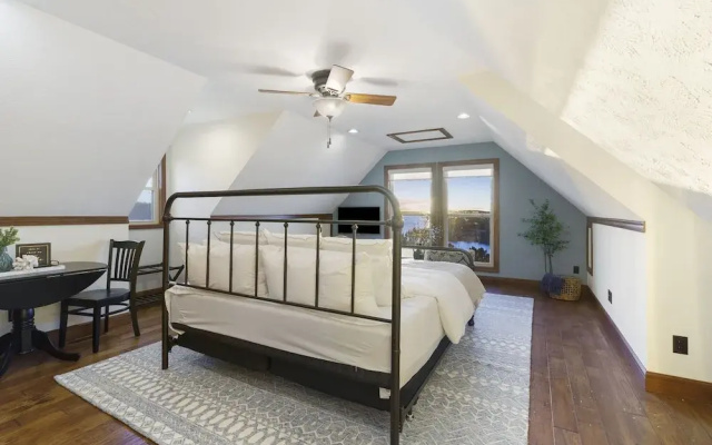 Table Rock Manor at Whitefish Bay