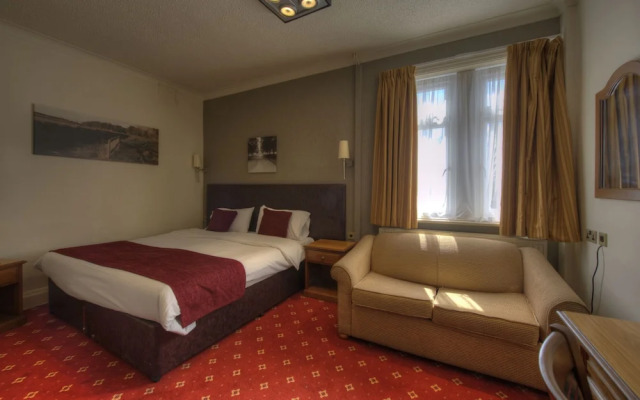 Royal Hotel