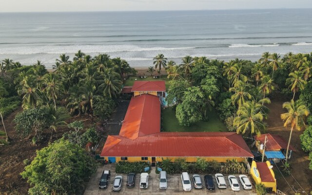 Las Lajas Beach Resort
