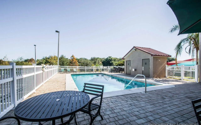 Sleep Inn Leesburg Chain of Lakes