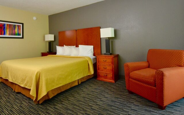 Quality Inn and Suites Livonia