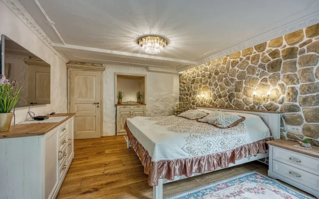 Royal Garden Suite