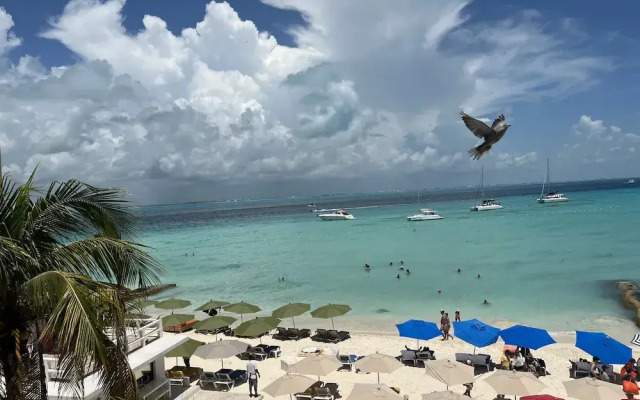 Cuxos Hotel Beachfront