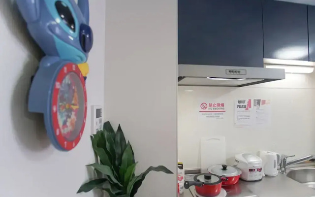 Sunny and Comfortable  Apartment 73