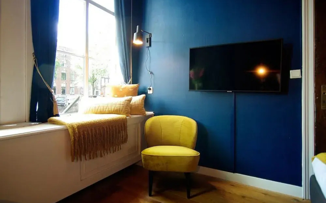 1637 Historic Canal View Suites - Guesthouse in Amsterdam - Photo 4