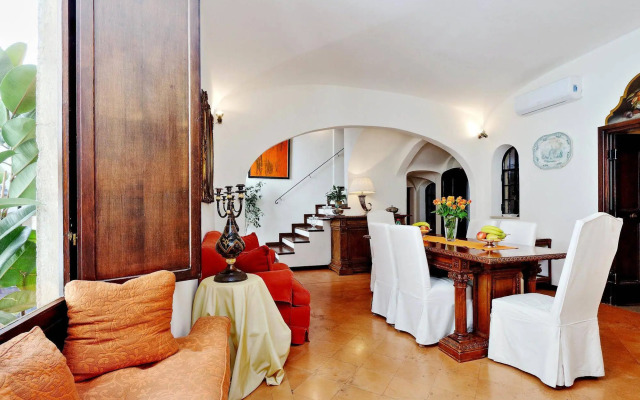 Town House - Treasurerome Collection