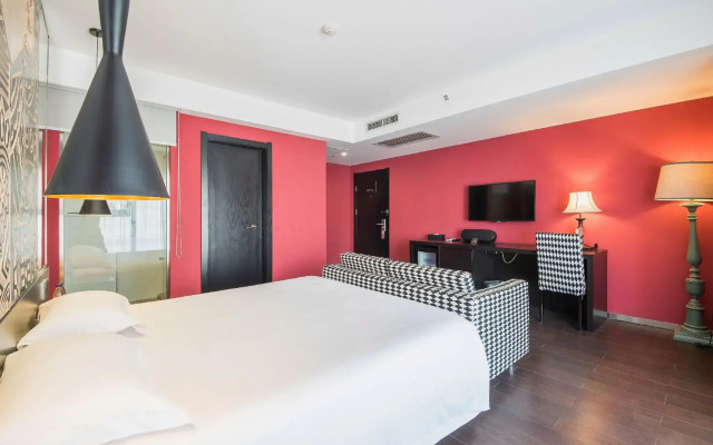 Orange Hotel Select