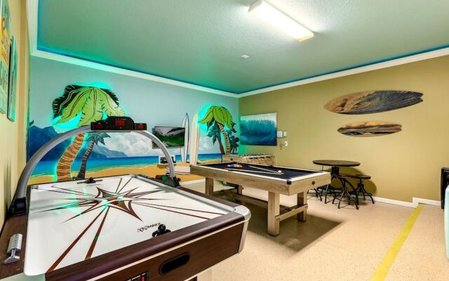 Lake Views, Private Pool & Spa, Games Room..