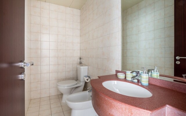 Premier 1BR Apartment in JLT - Sleeps 3!