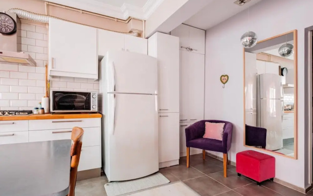 Lovely Flat w Balcony 5 min to Istiklal Ave