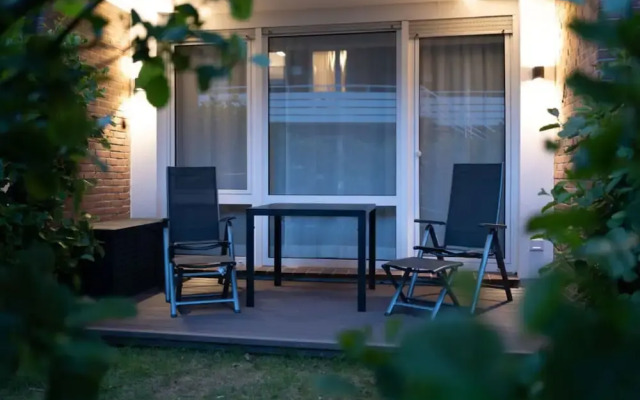 Moi"n Dag Modern Retreat