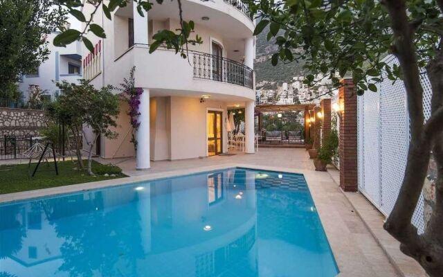 Villa Kirmizi Lale By Lycia Collections