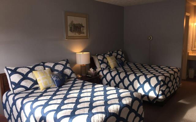 Empire Lakeshore Inn