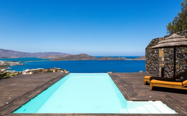 Villa Elounda Black