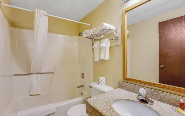 Econo Lodge Junction City I-70 Near Fort Riley