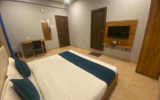 Super Oyo Collection O Hotel Aura Inn