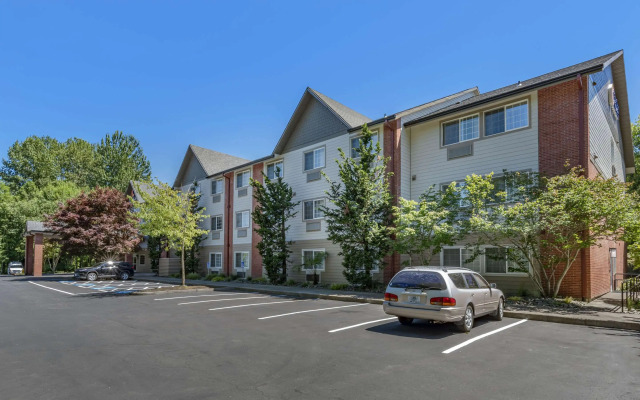 Comfort Inn & Suites Tualatin - Lake Oswego South