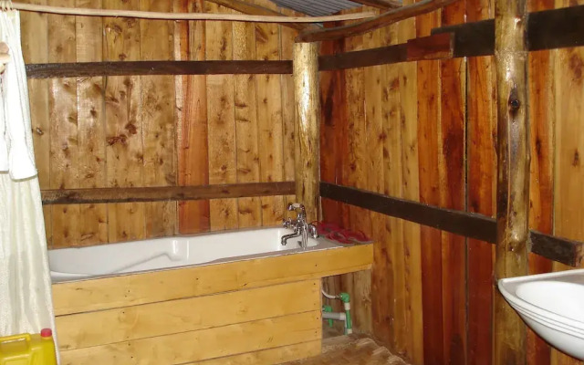 Engiri Game Lodge and Campsite