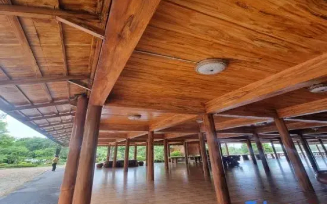 Metathsana Resort