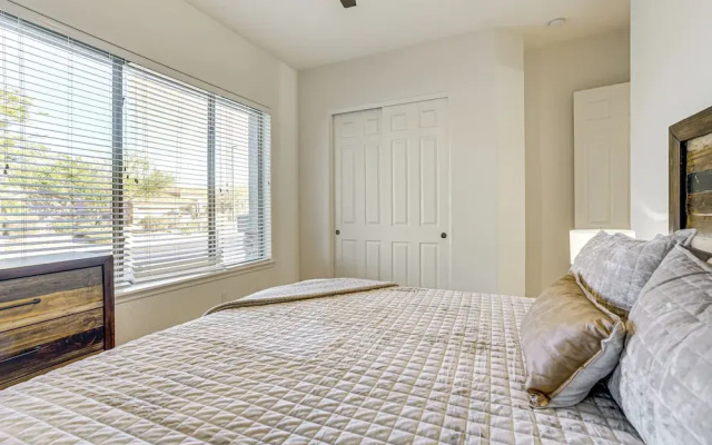 Outdoor Oasis: Spacious Family Escape in Goodyear!
