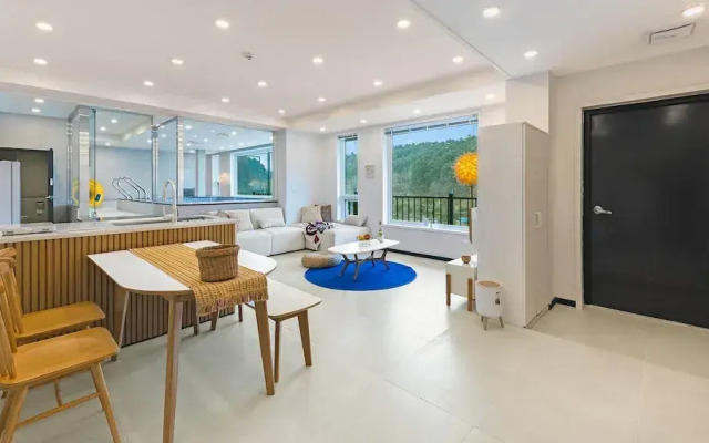 Gapyeong Haneul Sanchaek Poolvilla Pensi