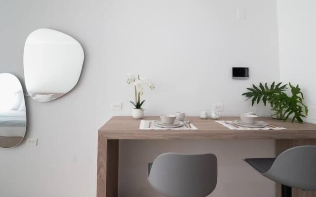 Apartments near 5th Avenue with Rooftop Ocean View