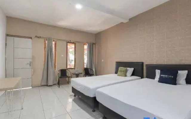 Urbanview Hotel d'Pineapple Villa Ciater by RedDoorz