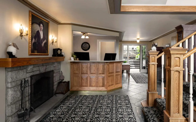 Abigail's Hotel