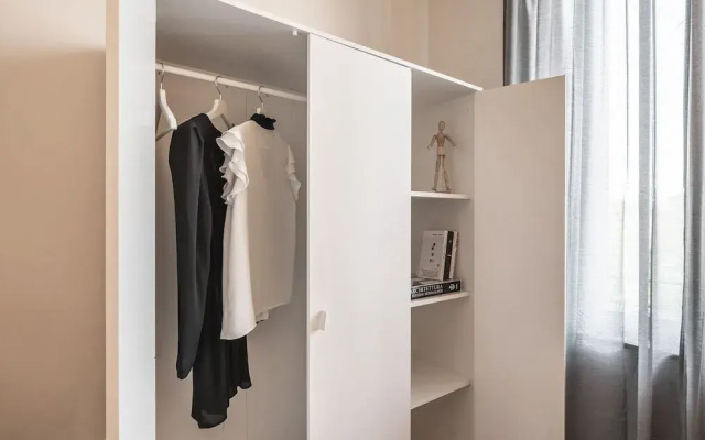 Emilia Suite Essence