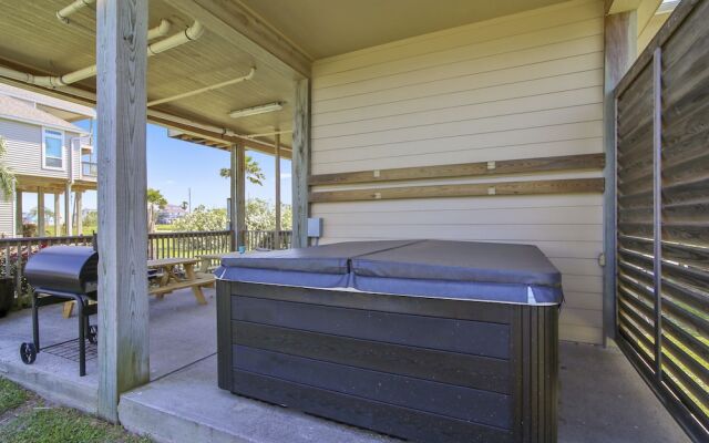 Beach Retreat 4 Bedrooms 2.5 Bathrooms Home