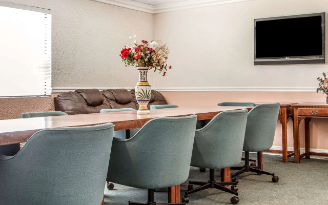 Econo Lodge Castro Valley I-580