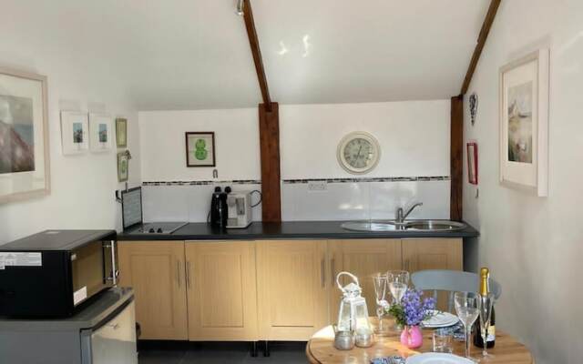 1-bed Luxury Studio Apartment in Tregony, Truro