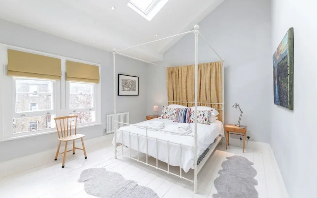Vauxhall Oasis - 3 Bed House by BaseToGo