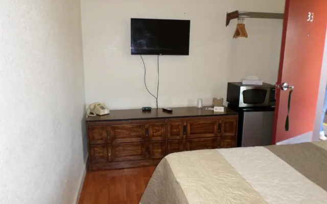 Fir Grove Motel