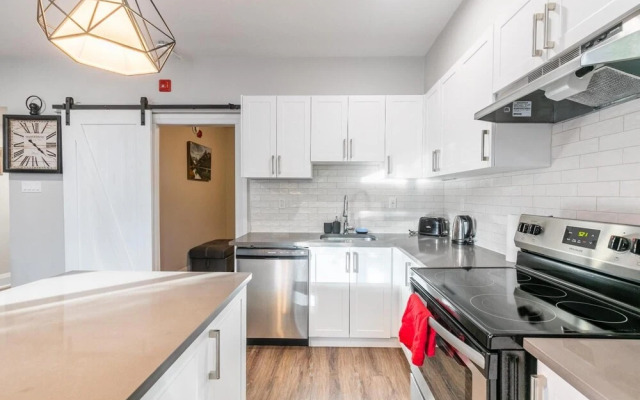 Canadian Style 2Br Loft
