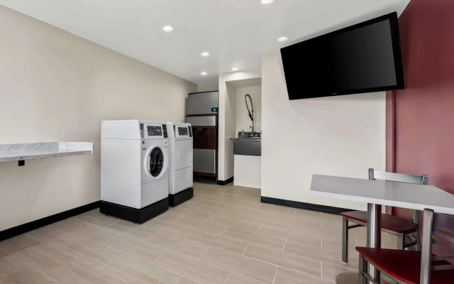 Econo Lodge Fallon Naval Air Station Area