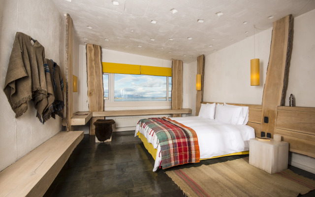 Remota Hotel