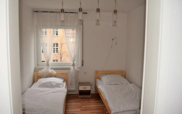 AB Apartment 13