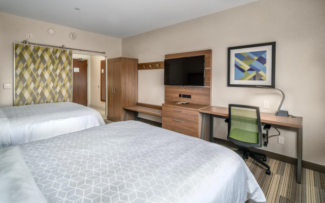 Holiday Inn Express & Suites Brandon by IHG