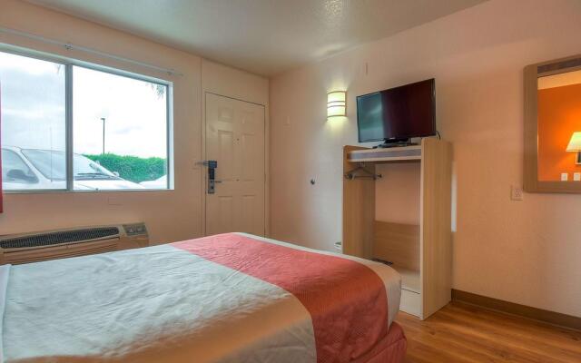 Motel 6 Los Angeles - Whittier