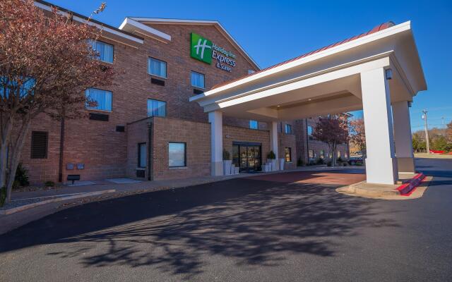 Holiday Inn Express Hotel & Suites Edmond, an IHG Hotel