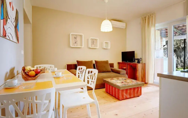Comfortable Apartment With Private Terrace
