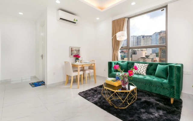 Jennifer House - Millenium Apartment