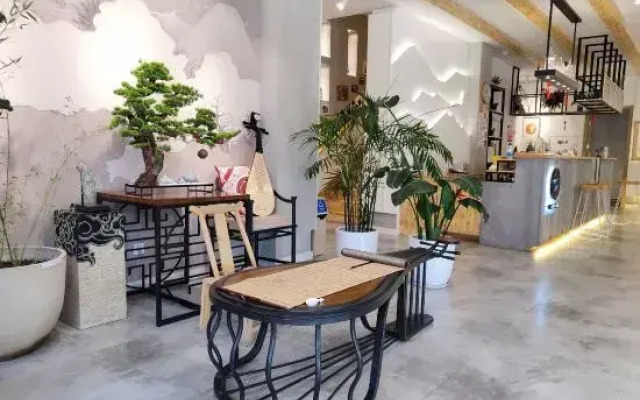 Twenty Rooms Art Hotel