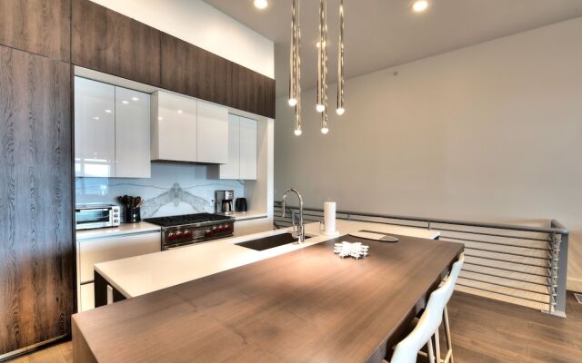 3br/3ba Stunning  In Canyons Village 3 Bedroom Condo by RedAwning