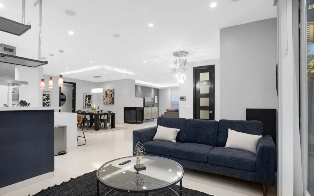 Walefield by Avantstay Mid-wilshire Home + Pool