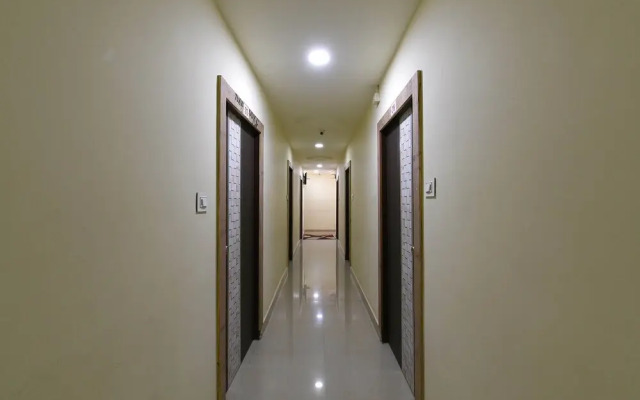 OYO 28367 Akshaya Grand