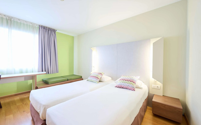 Travelodge BCN Cornella Fira