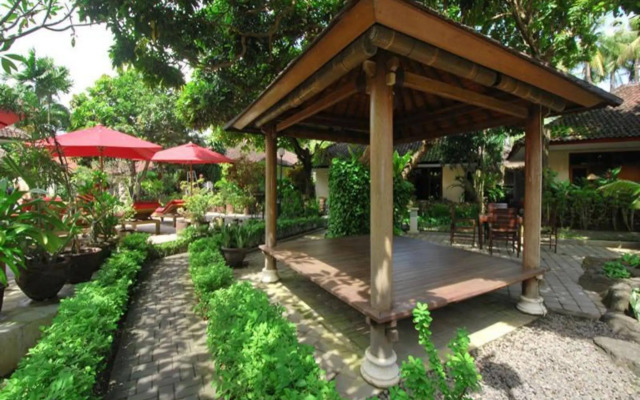 Yulia Beach Inn Kuta